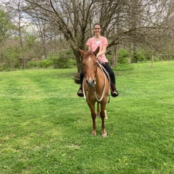 Meet your Posher, Emily - Picture 3 of 4